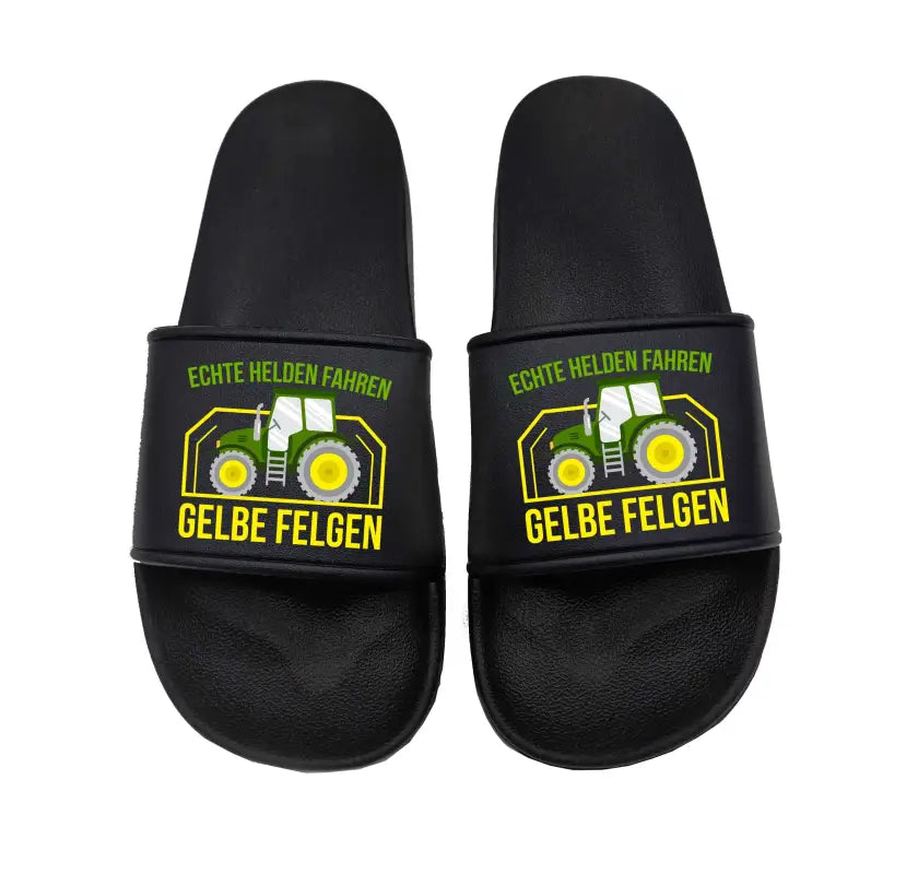 Badeschuhe Echte Helden fahren gelbe Felgen