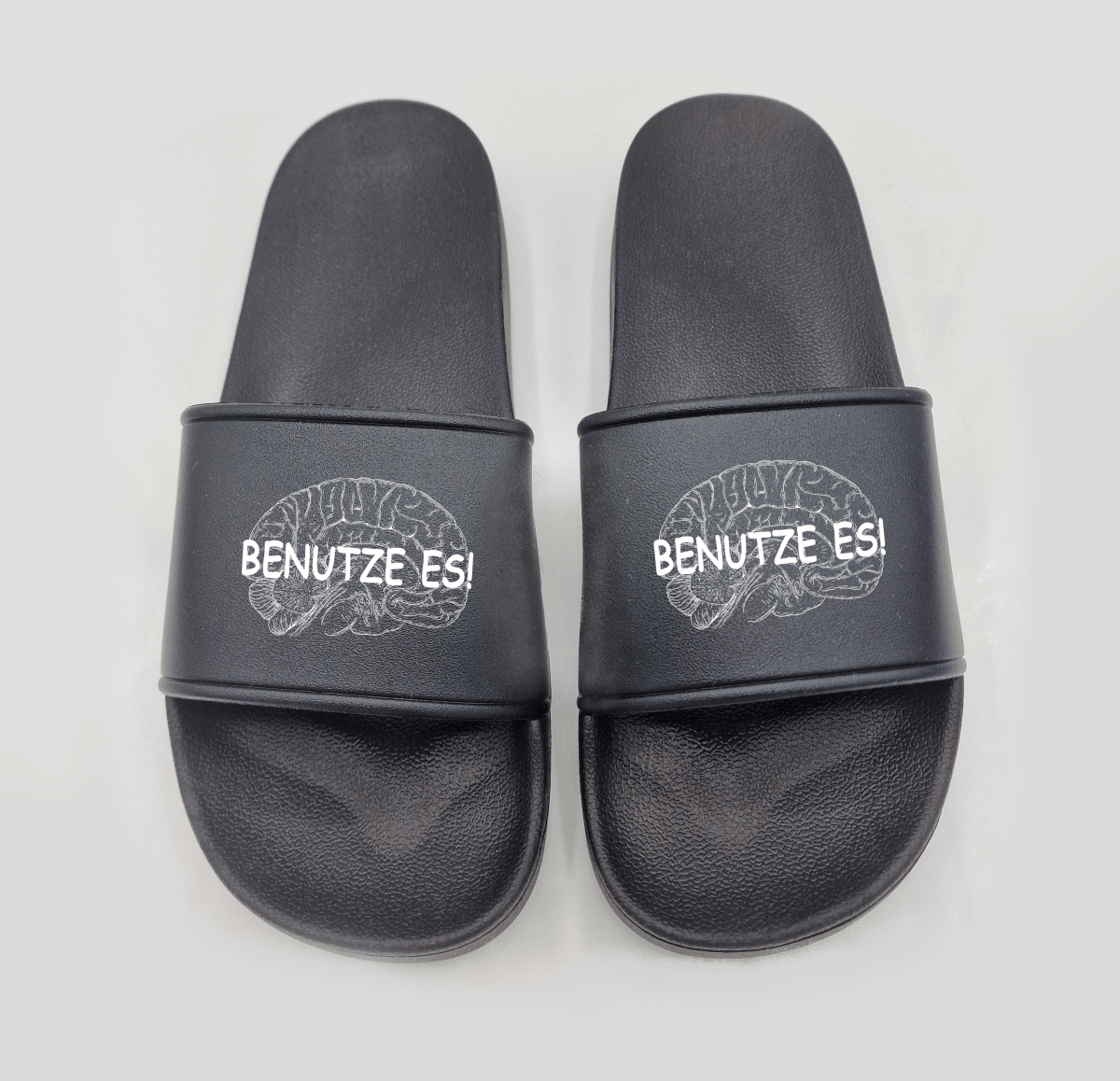 Badeschuhe Benutze es! - Schwarzer - Kaffee