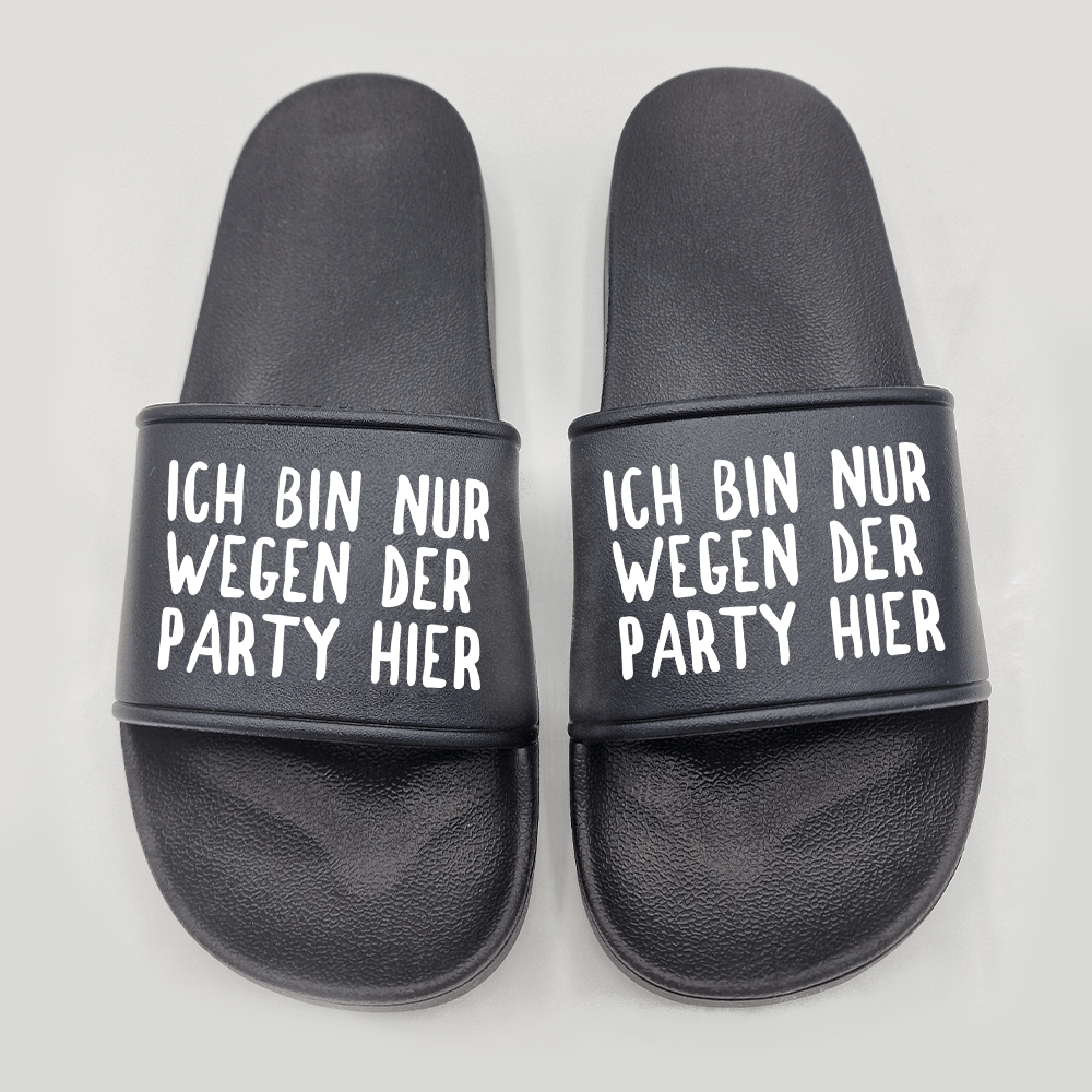 Badeschuhe Ich bin nur wegen der Party hier - Schwarzer - Kaffee