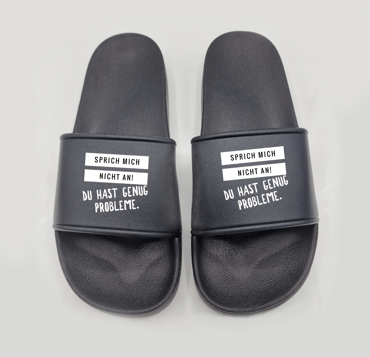 Badeschuhe Sprich mich nicht an du hast genug Probleme - Schwarzer - Kaffee