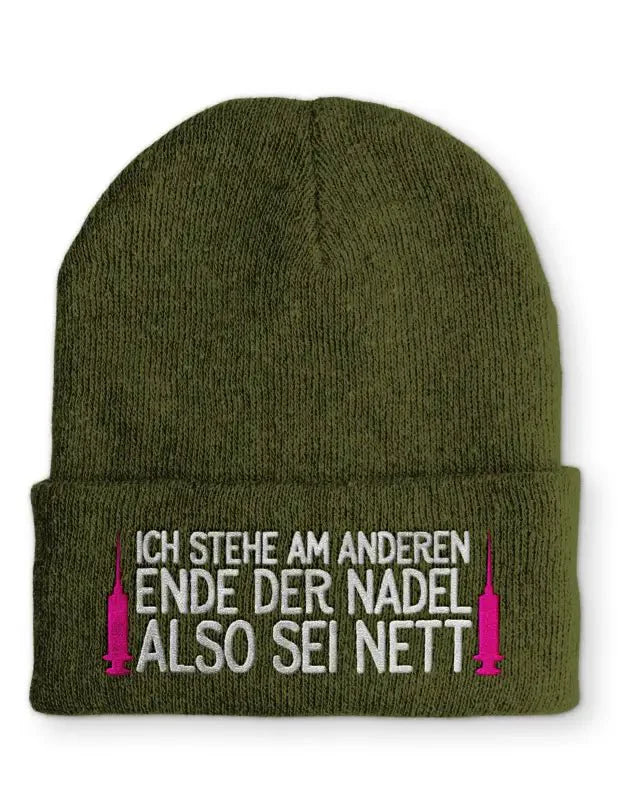 Arzthelferin Ich stehe am anderen Ende der Nadel Statement Beanie Mütze mit Spruch - tshirtladen - Mütze