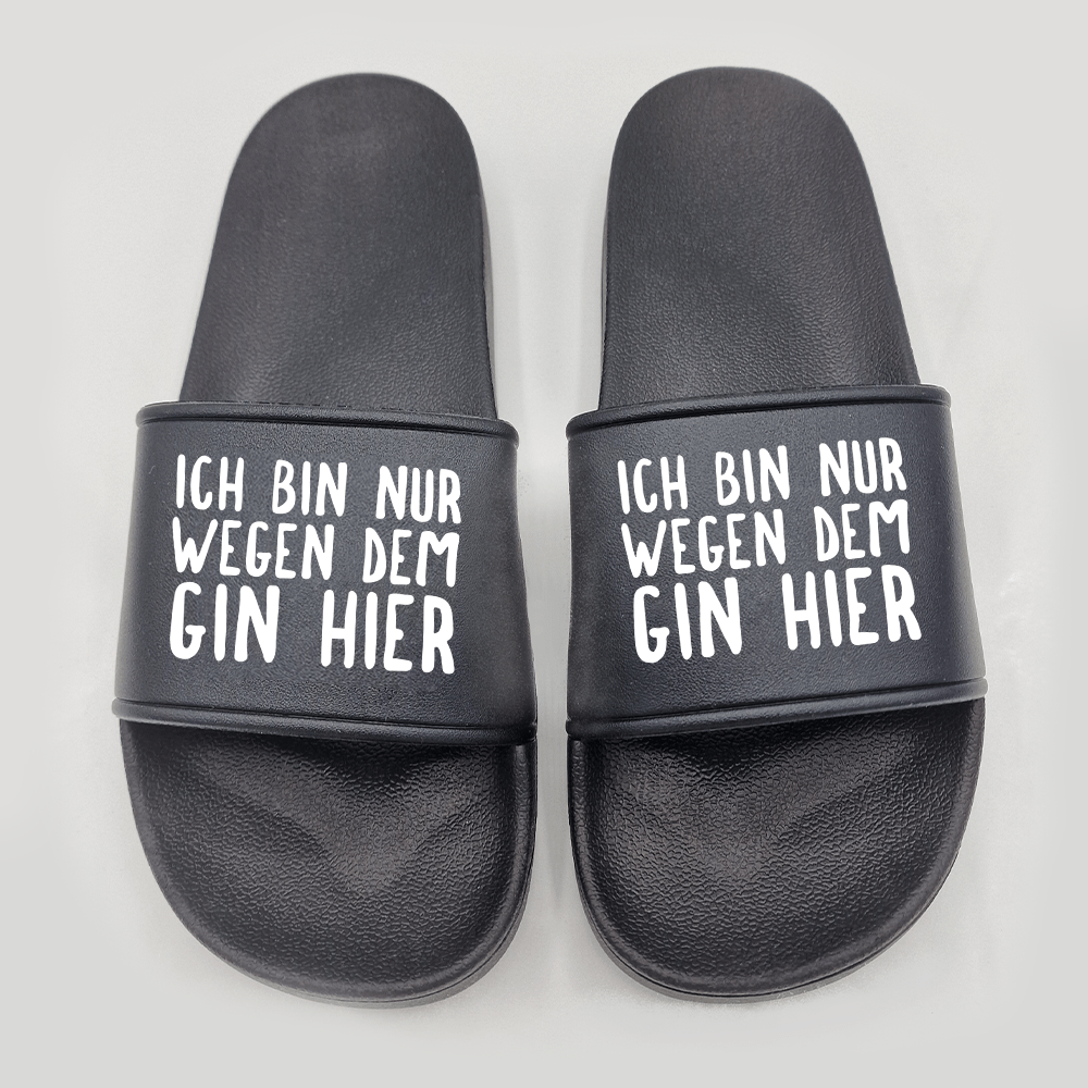 Badeschuhe Ich bin nur wegen dem Gin hier - Schwarzer - Kaffee